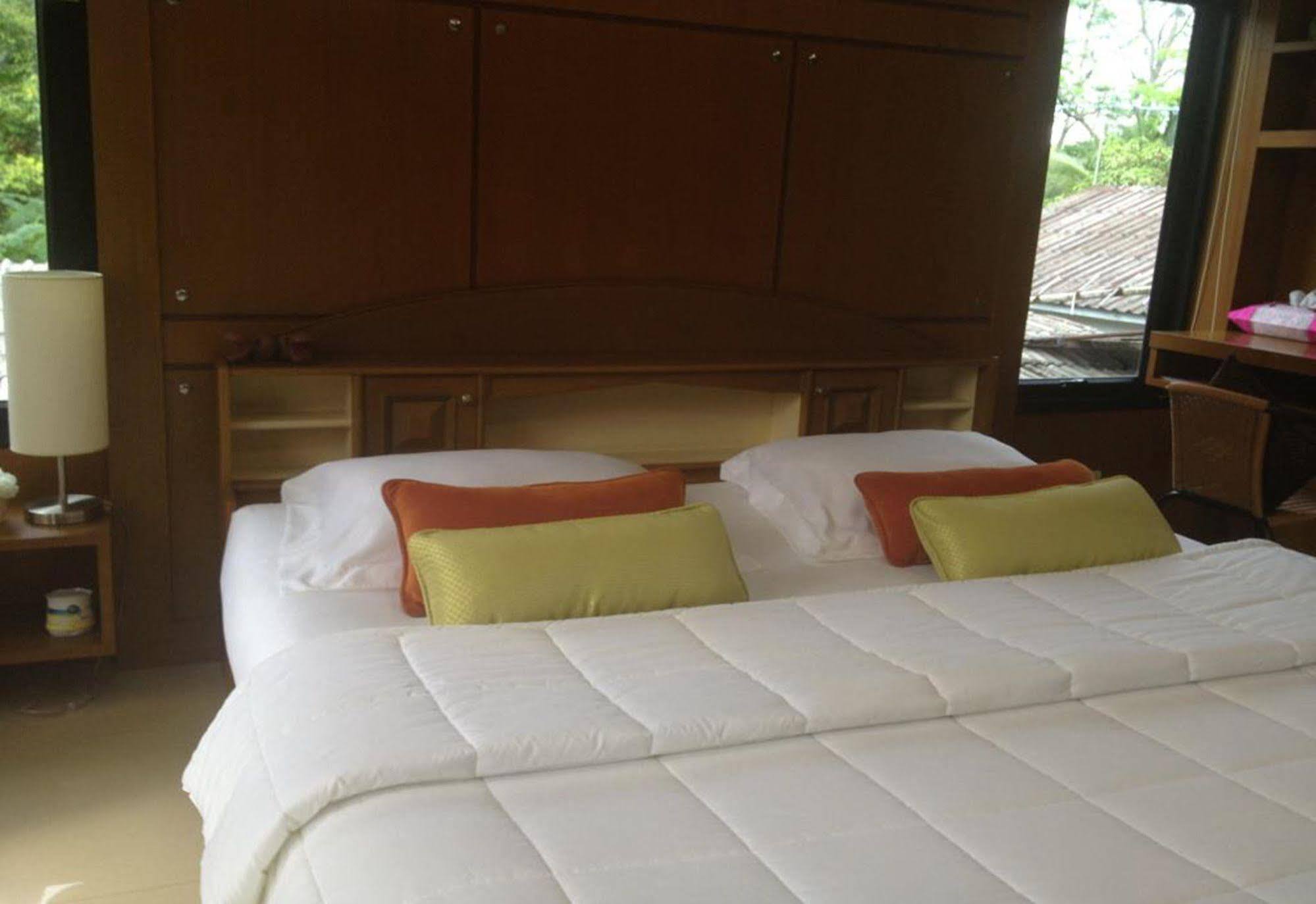 Ruankeaw Homestay Nai Harn Kültér fotó
