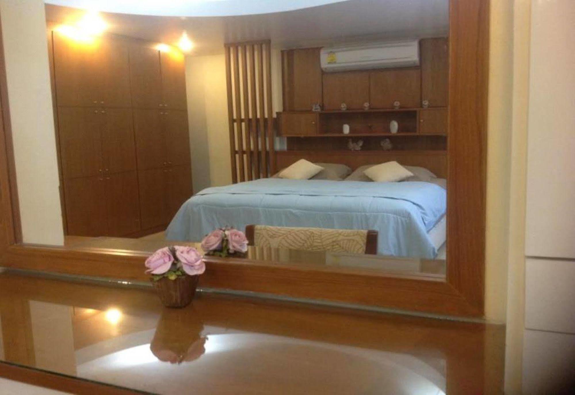 Ruankeaw Homestay Nai Harn Kültér fotó
